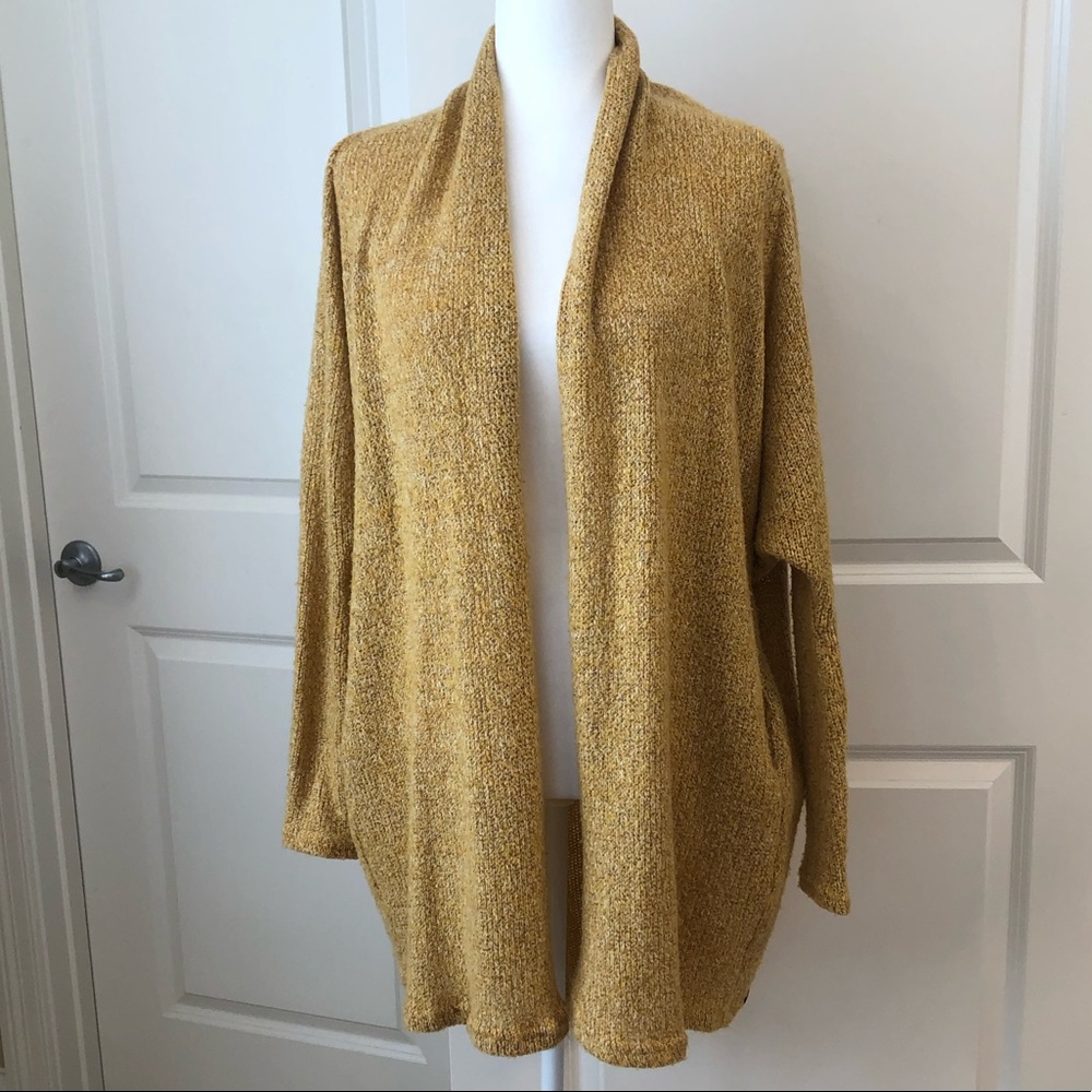 Woman’s Hi-Low Cardigan Sweater